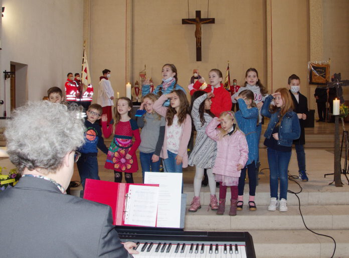 Der Kinderchor des Mechernicher Organisten und Chorleiters Erik Arndt