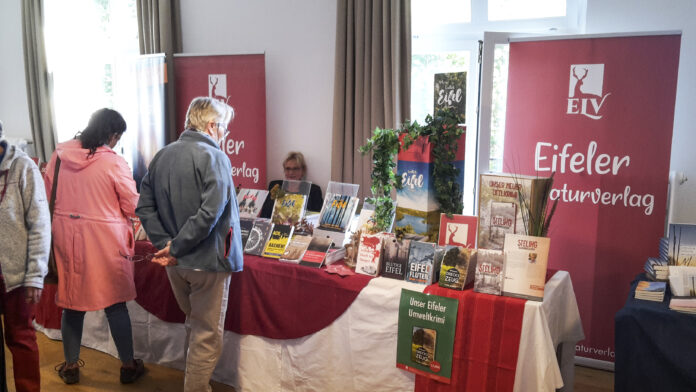 Der Eifeler Literaturverlag auf der LitEifel 2022 in Nettersheim.