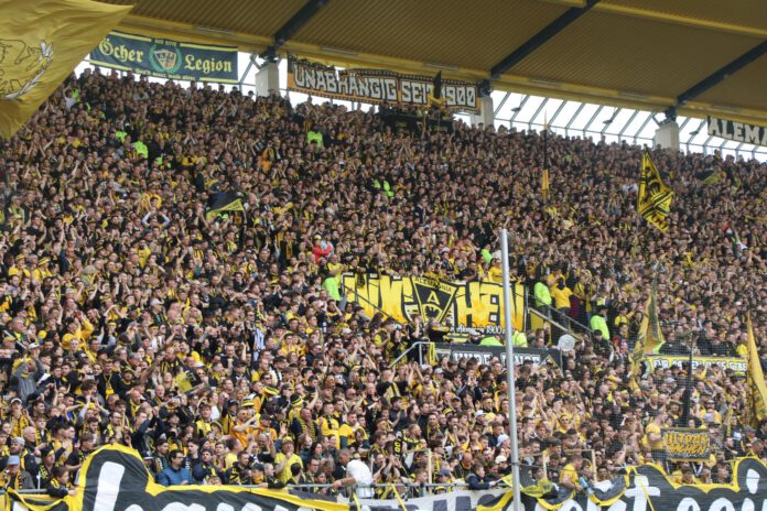 Die unglaublichen Fans der Alemannia haben als 12. Mann einen großen Anteil am Aufstieg in die dritte Liga. Foto: Hartmut Hermanns/Euregio aktuell
